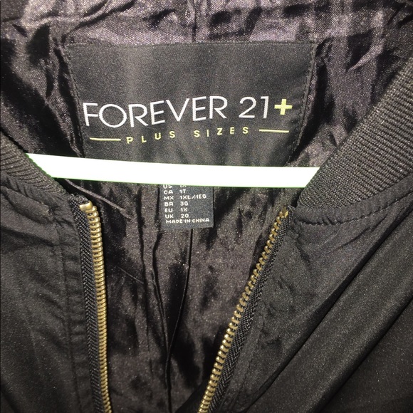 Plus size patched bomber jacket - Picture 5 of 5